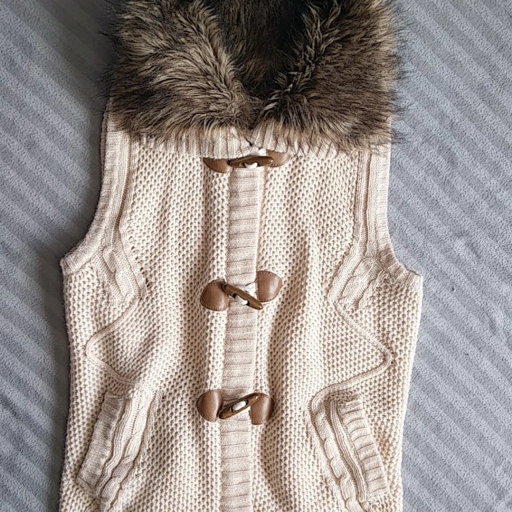 Cute Faux Fur Neck Vest